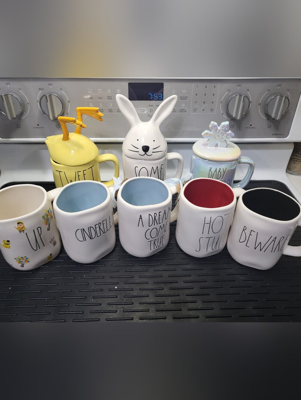 RAE DUNN Mug Lot (8)